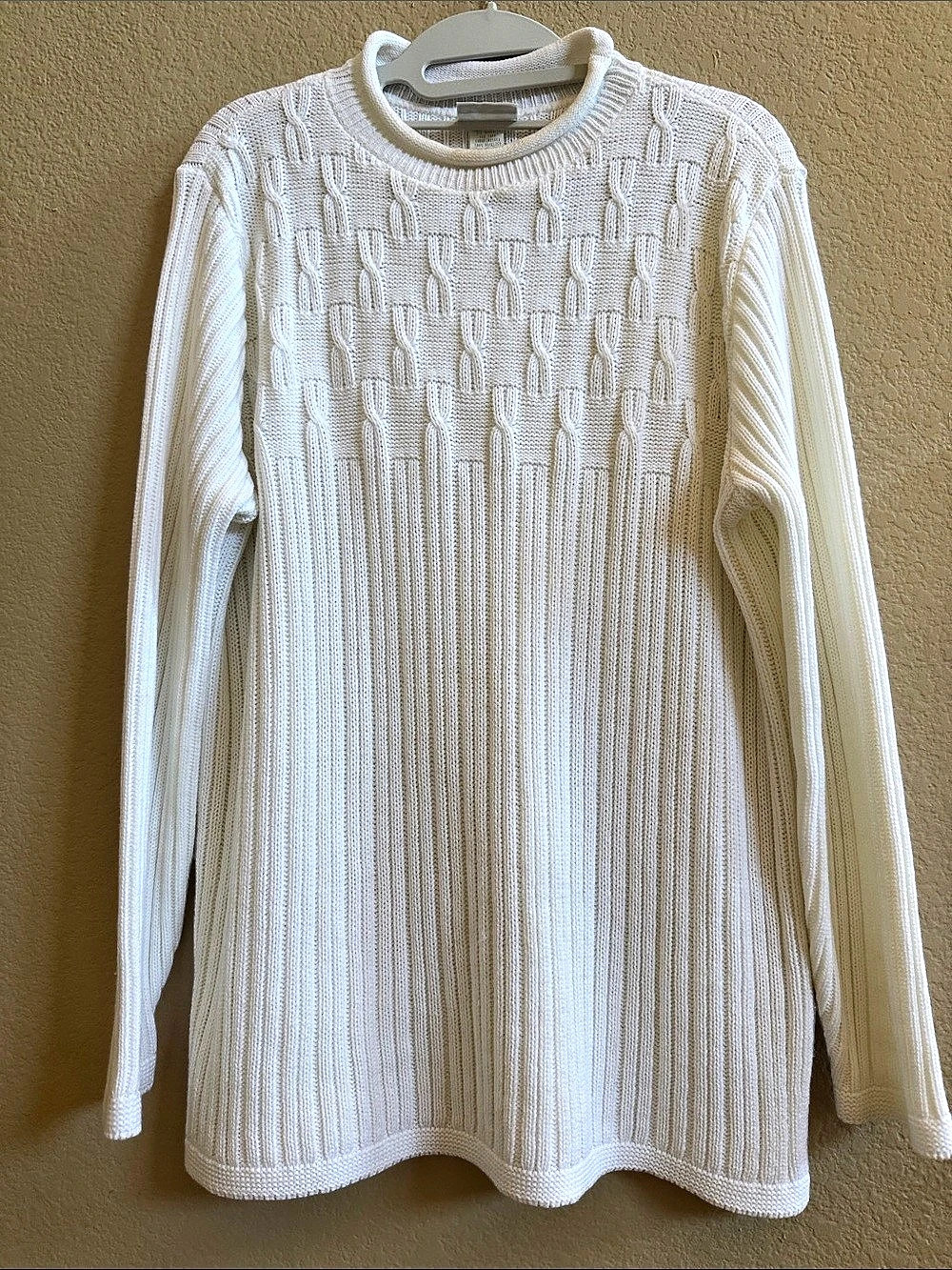 Bobbie Brooks Cable Knit Sweater in White Like New